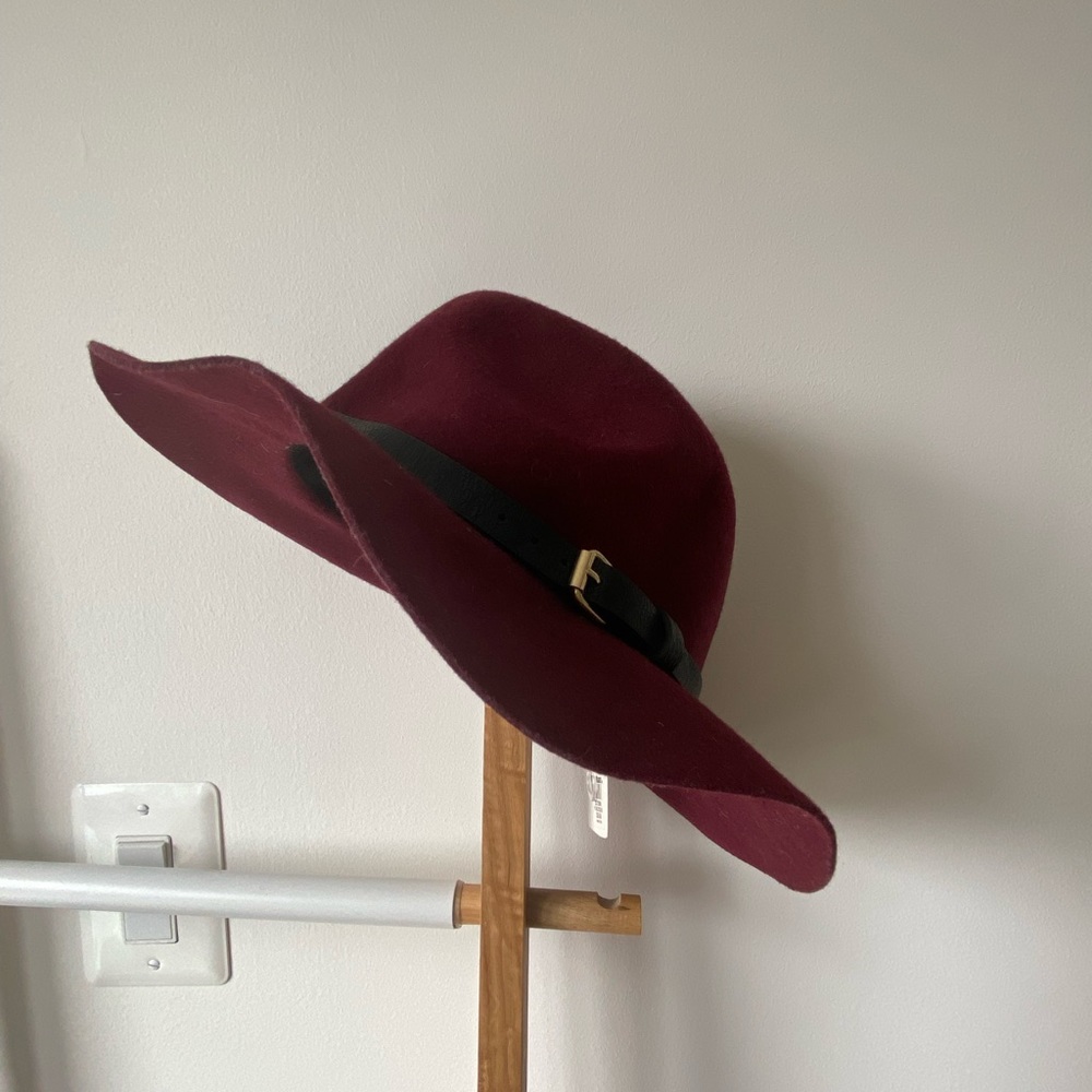 NWT 100% Wool Felt Wide-Brim Hat